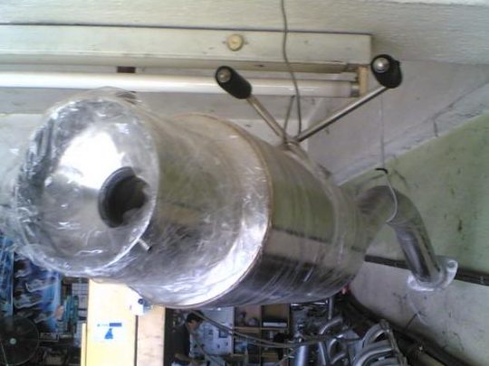 ekzos kereta kim siong