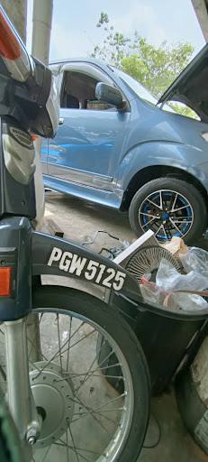 Pusat Membaiki Kereta & Ekzos