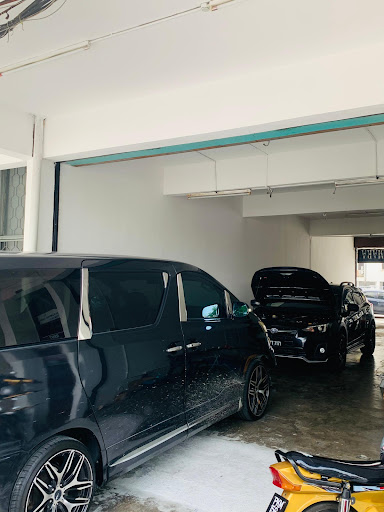 Conti Premium Garage