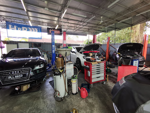 WOLFSBURG AUTO GARAGE