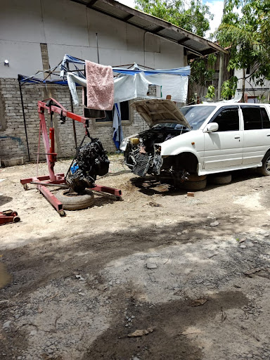 Bengkel Lan LanSolo/Amy Amy (iiN AutoService)