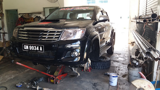 B7 AUTOMOTIVE AND FABRICATION SERVICES