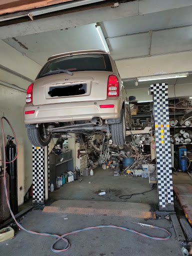 Peng Fong Exhaust Specialist