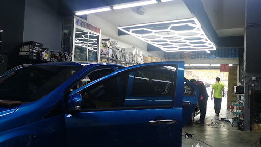 R1 Accessories＆Aircond Service