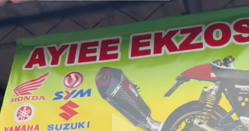 Ayiee Ekzos