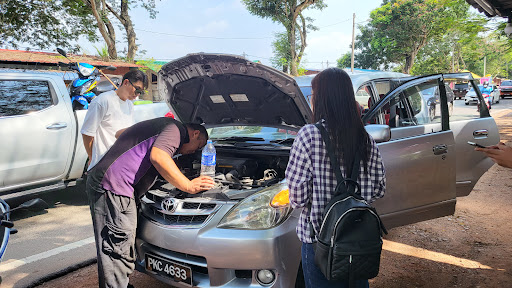 HONG LEE TYRES & EXHAUST SERVICE CENTRE